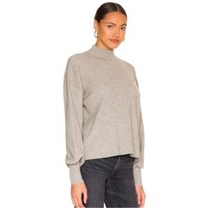 L’Academie Heather Gray Women’s Mockneck Ribbed Fable Sweater